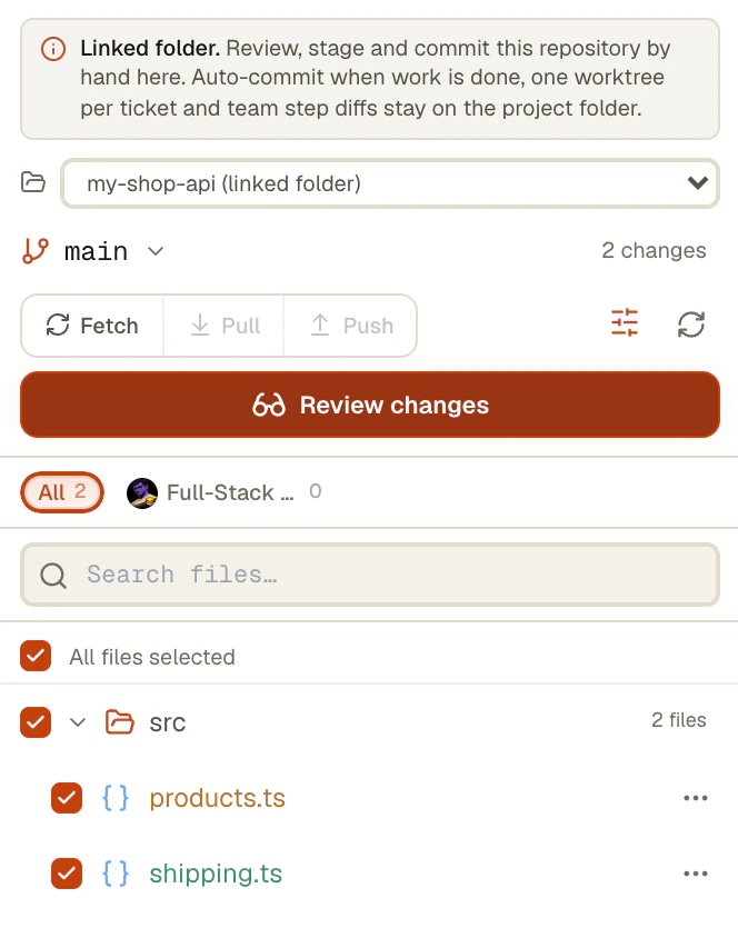 Selettore del repository della scheda Modifiche di AgentsRoom: rivedere e fare il commit di ogni repository git collegato separatamente Scheda Modifiche di AgentsRoom con il selettore del repository su my-shop-api (cartella collegata), l'avviso Cartella collegata, il branch main con 2 modifiche e i due file modificati products.ts e shipping.ts