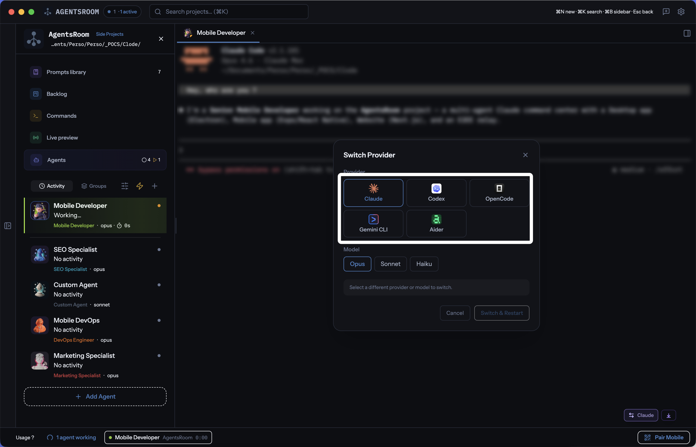 Dialogo di cambio multi-provider di AgentsRoom con Claude, Codex, OpenCode, Gemini CLI e Aider